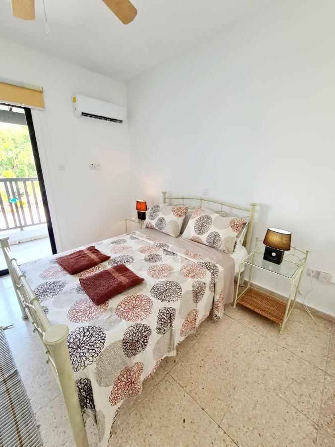 2 Bedroom Townhouse, Close To Paphos Harbour, Use Of Onsite Facilities Kültér fotó