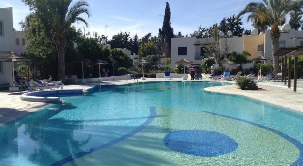 2 Bedroom Townhouse, Close To Paphos Harbour, Use Of Onsite Facilities Kültér fotó