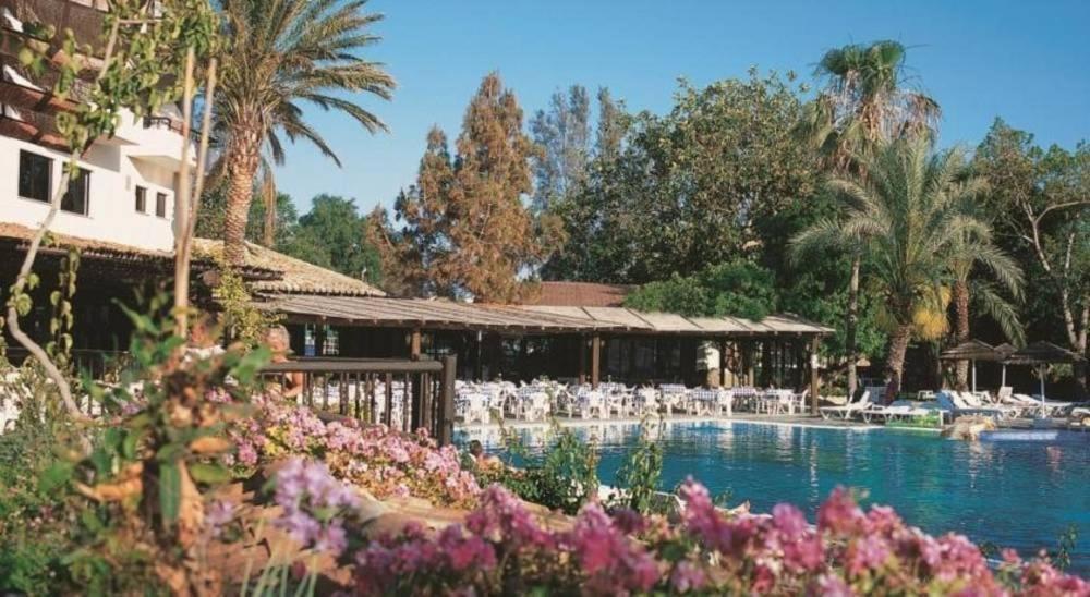 2 Bedroom Townhouse, Close To Paphos Harbour, Use Of Onsite Facilities Kültér fotó
