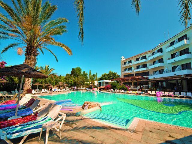 2 Bedroom Townhouse, Close To Paphos Harbour, Use Of Onsite Facilities Kültér fotó